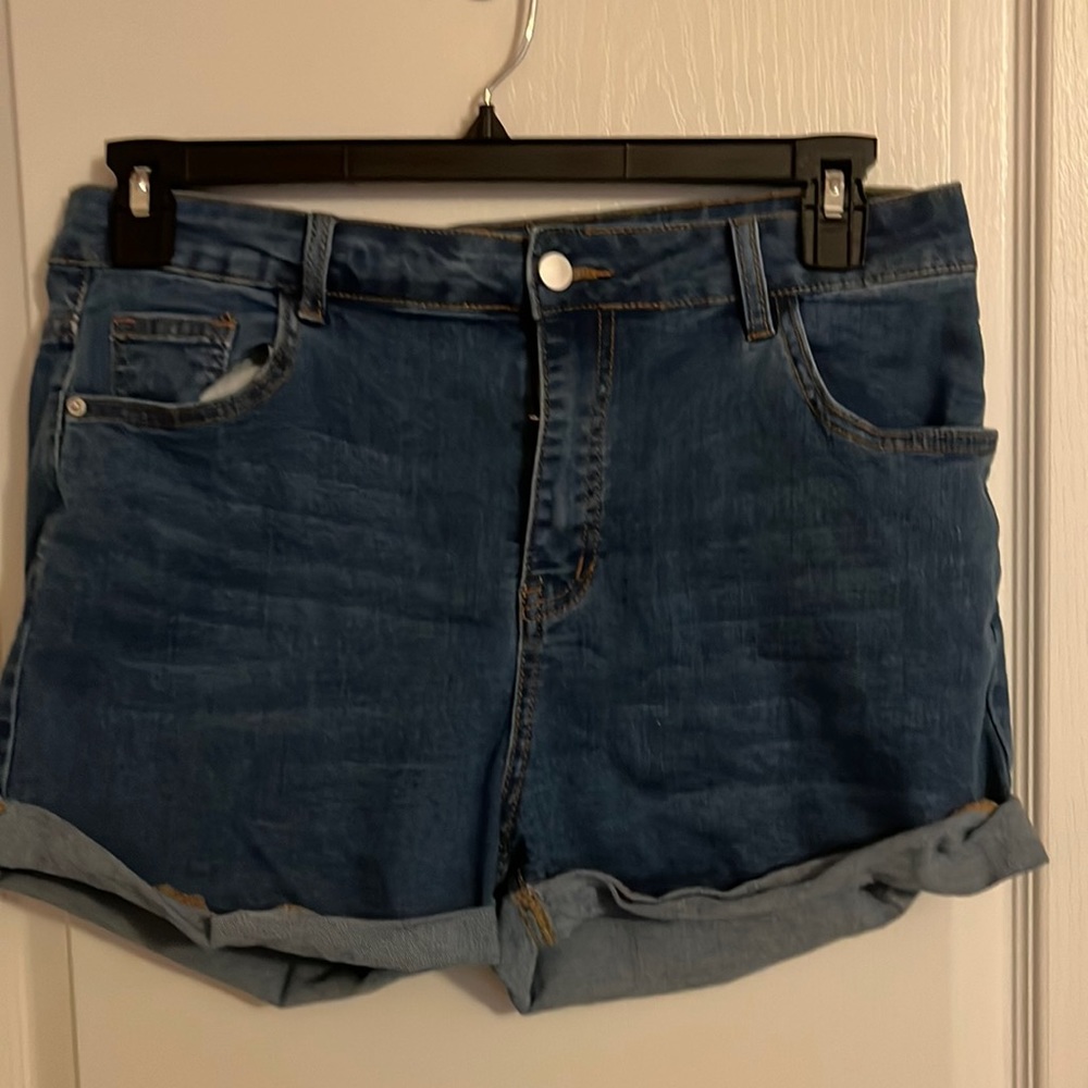 Shein denim shorts never worn